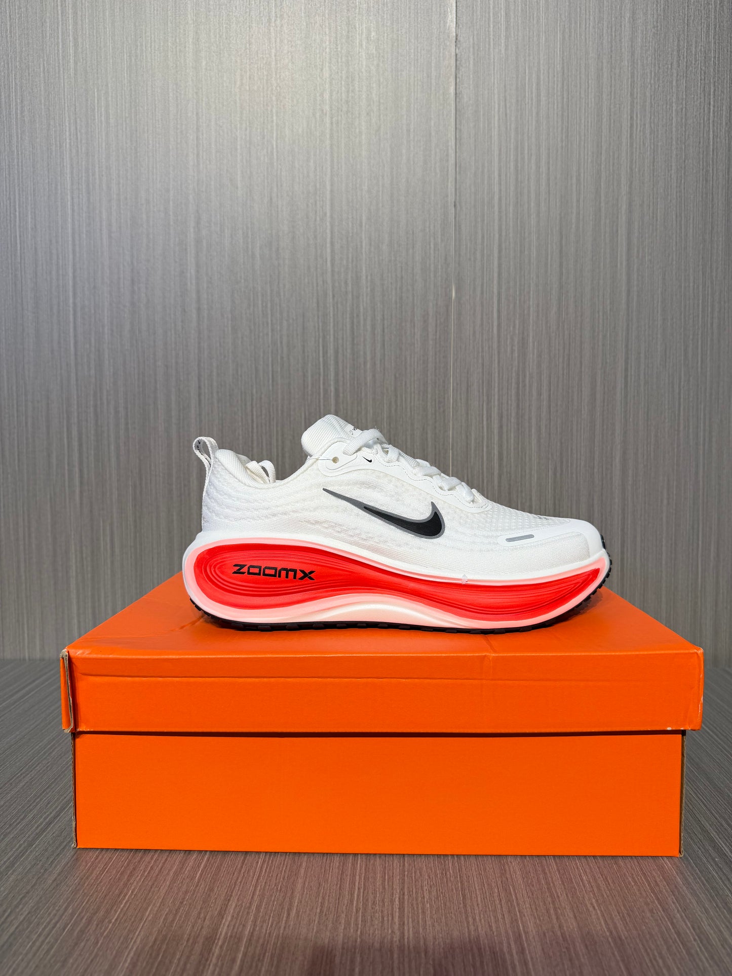 NIKE VOMERO PLUS
