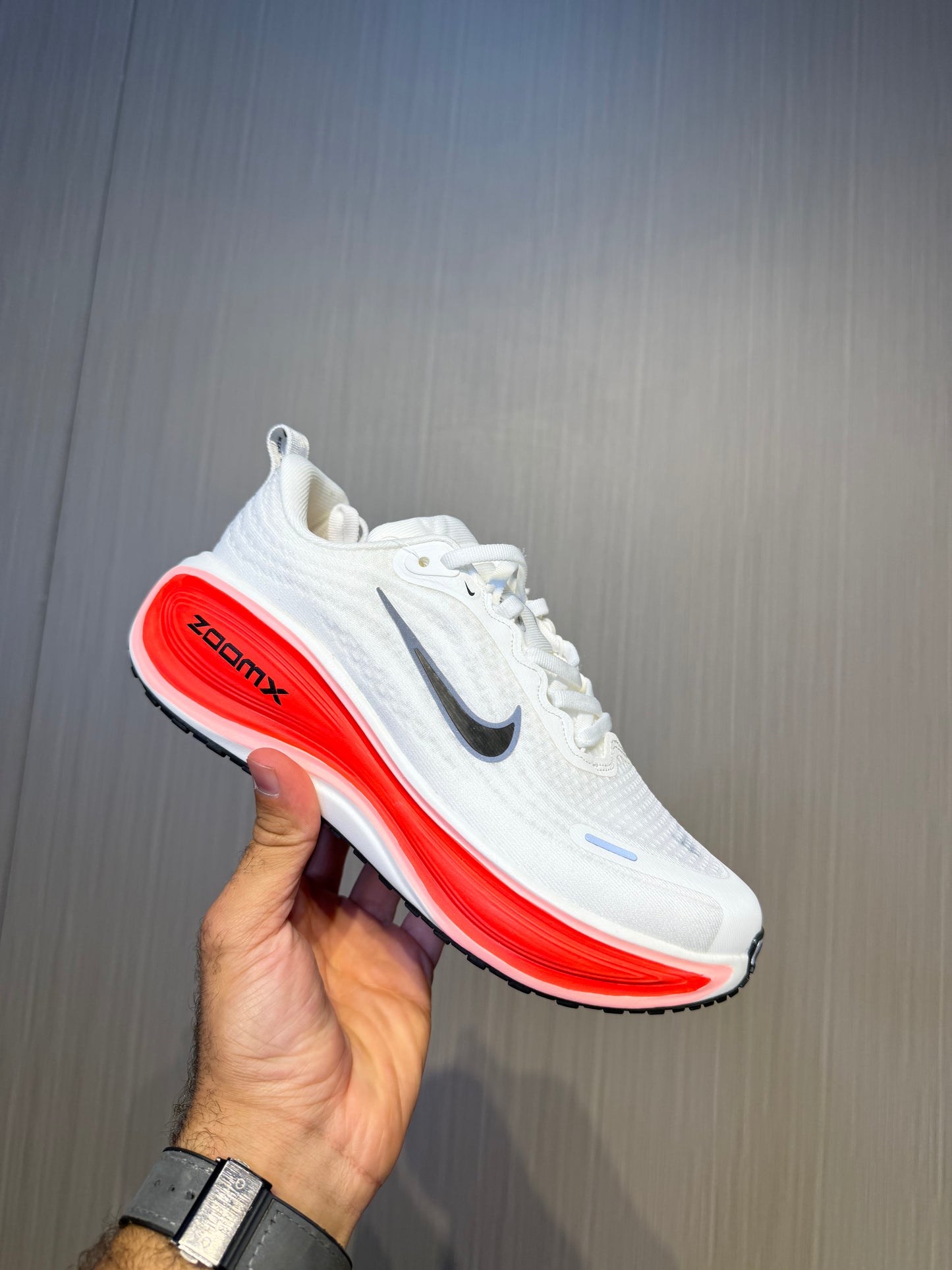 NIKE VOMERO PLUS