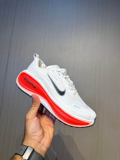 NIKE VOMERO PLUS