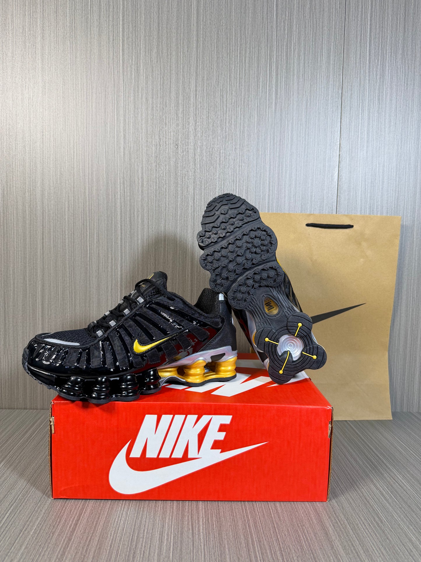 Nike SHOX TL Black / Gold