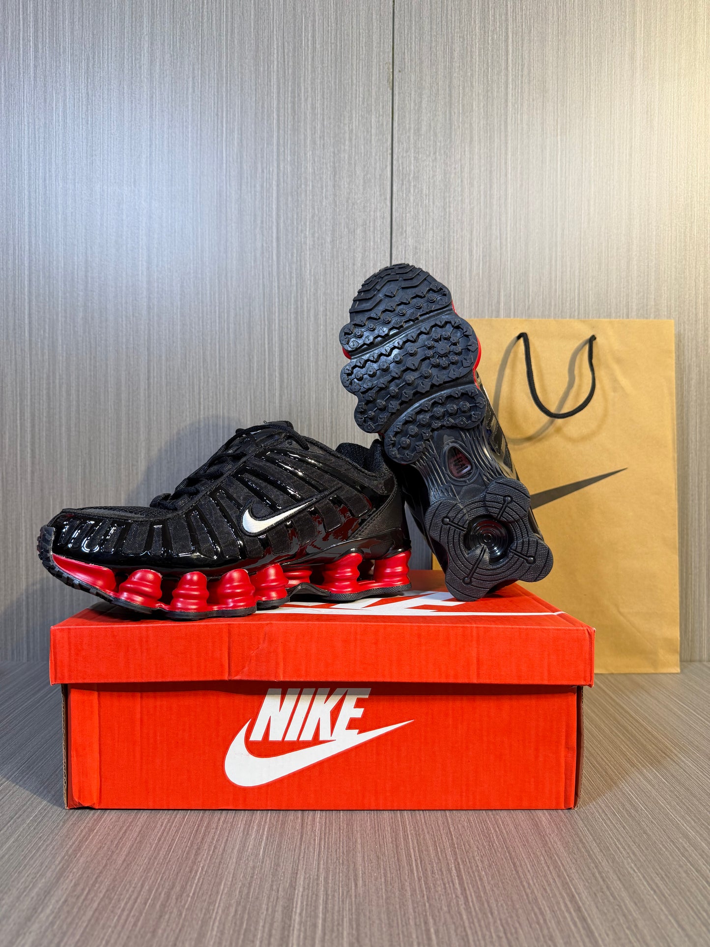 Nike SHOX TL Black / Red