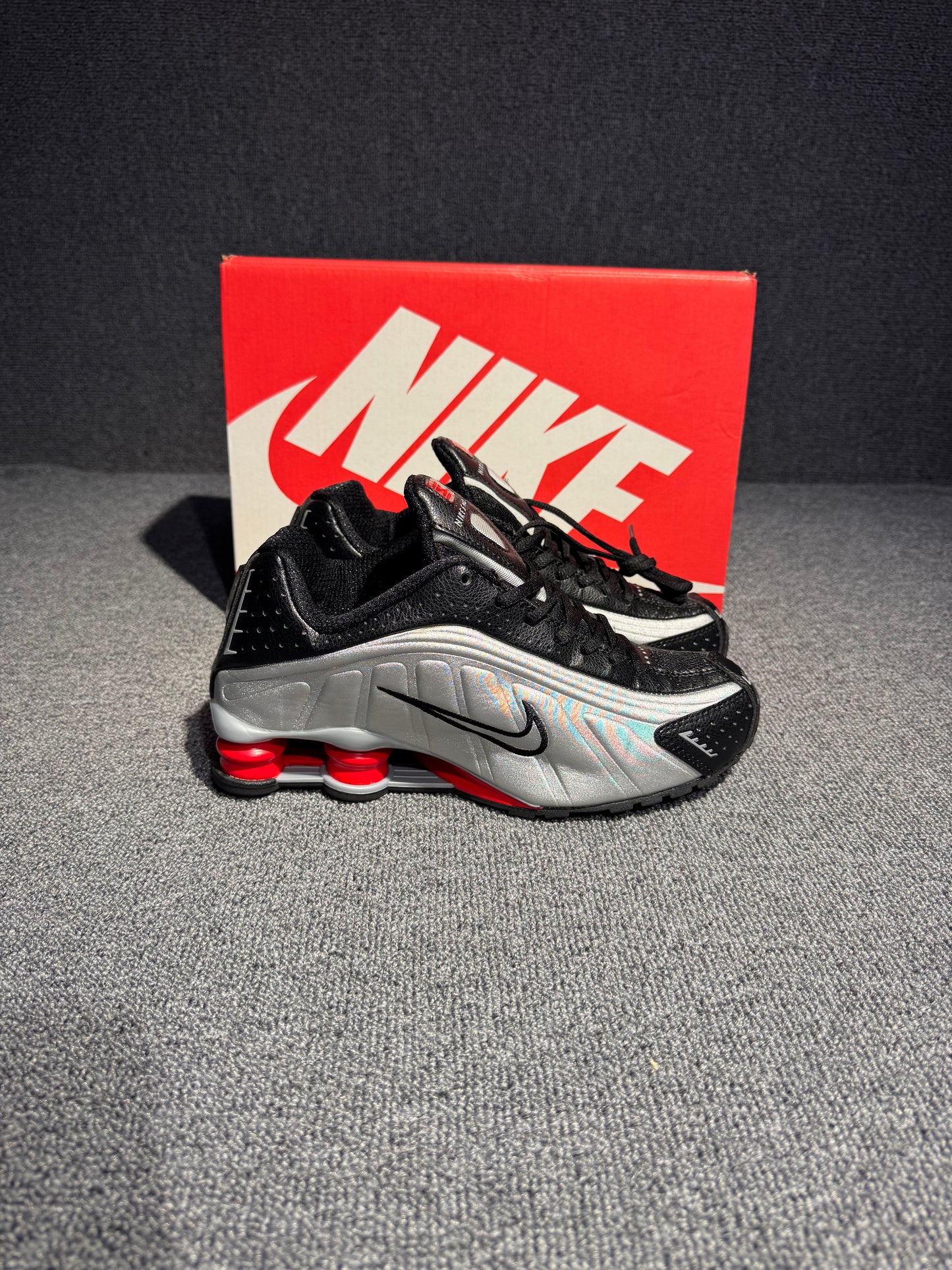 Nike Shox R4 Metallic Silver Red