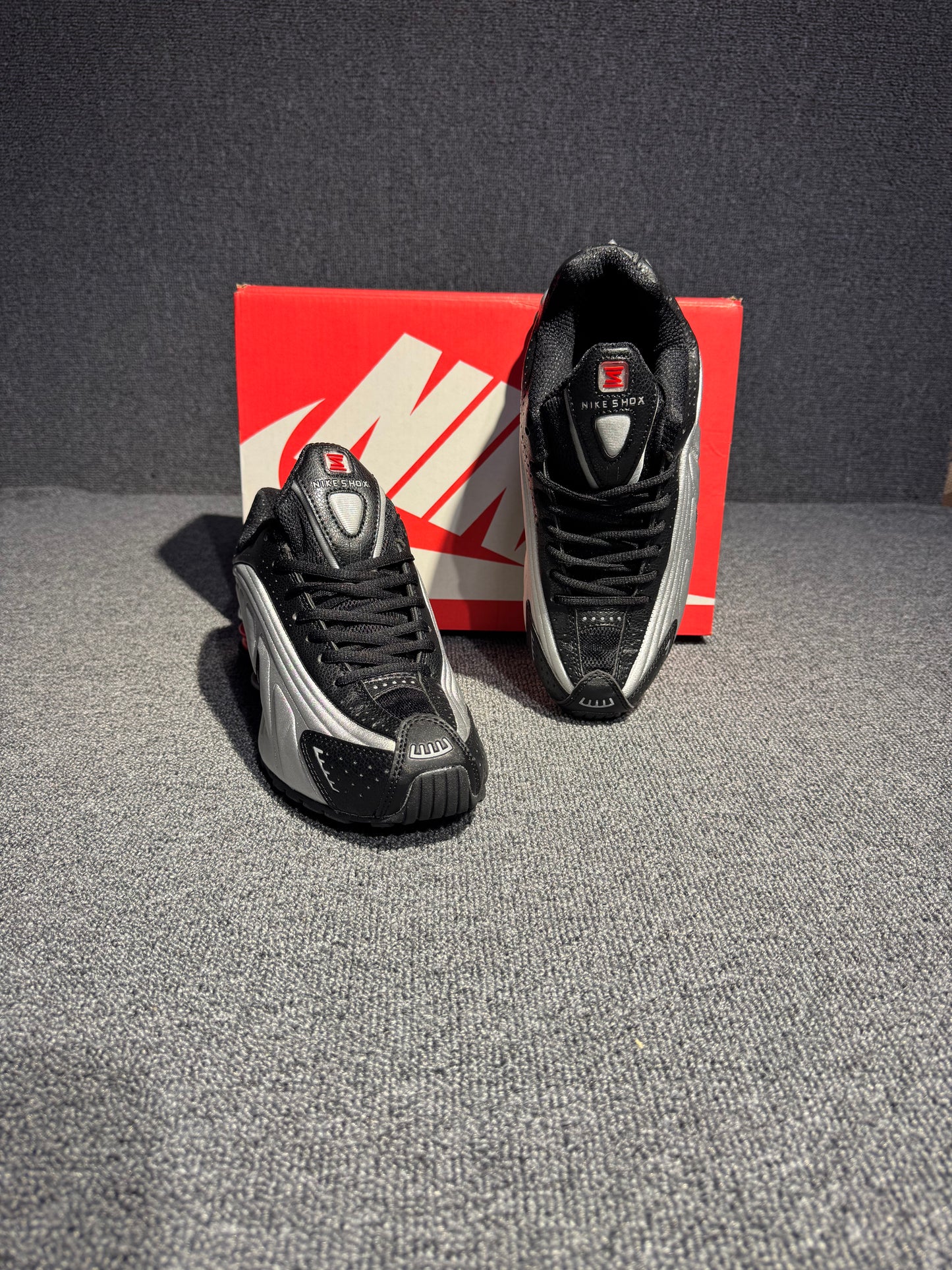 Nike Shox R4 Metallic Silver Red