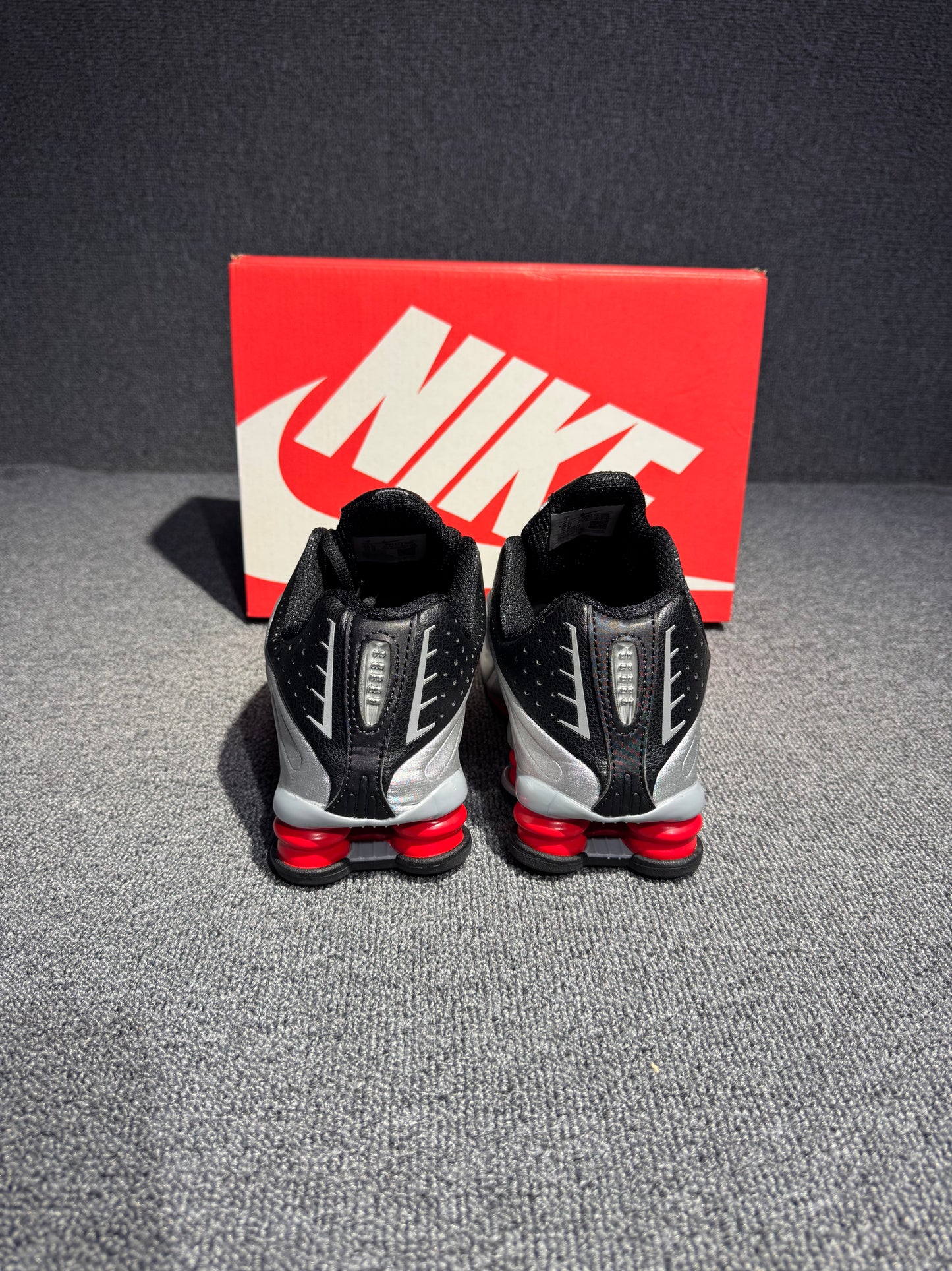 Nike Shox R4 Metallic Silver Red
