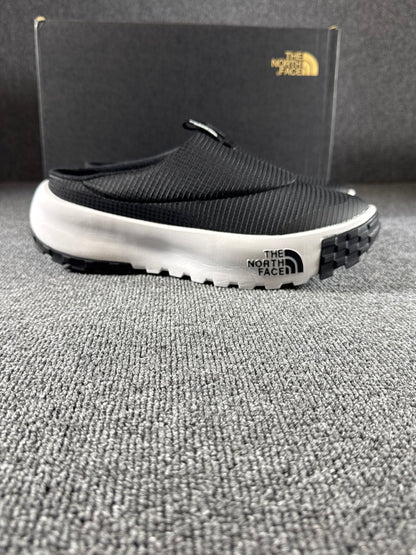 North Face Mule Black / White