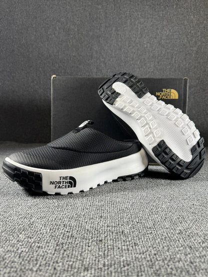 North Face Mule Black / White