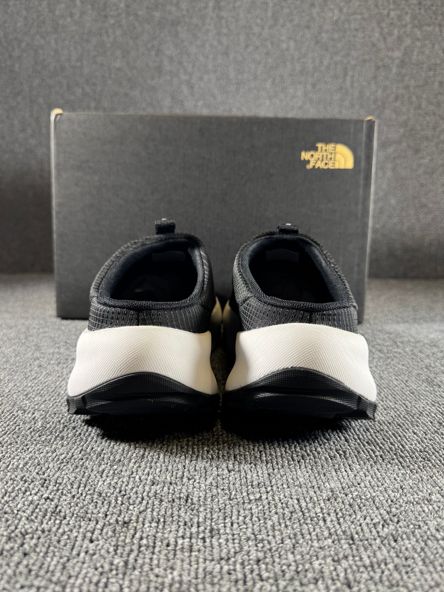 North Face Mule Black / White