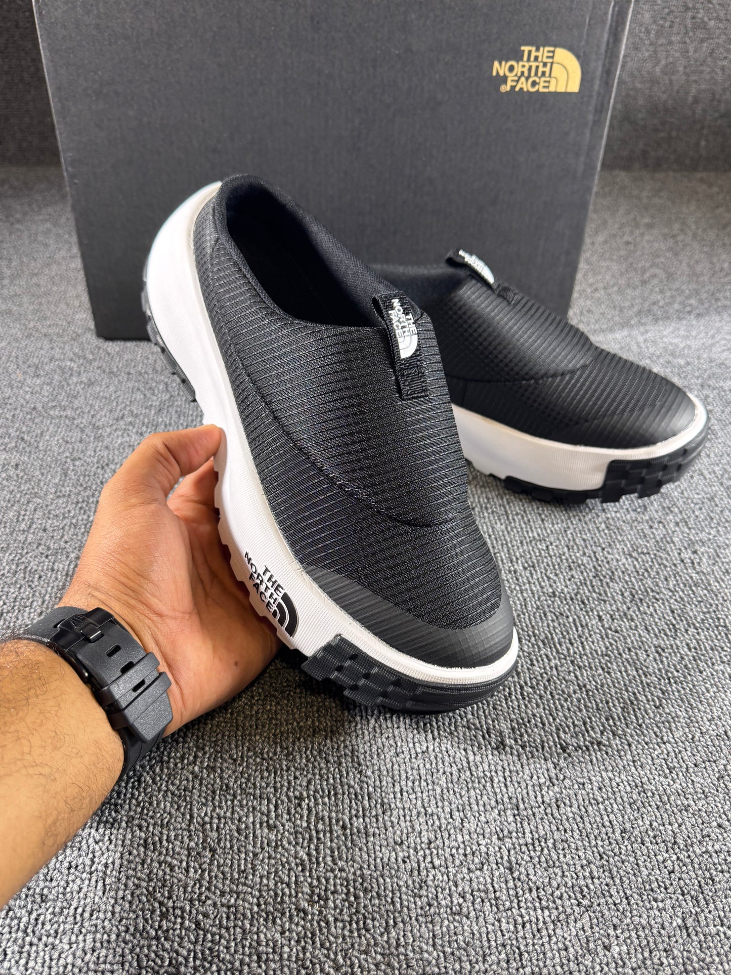 North Face Mule Black / White