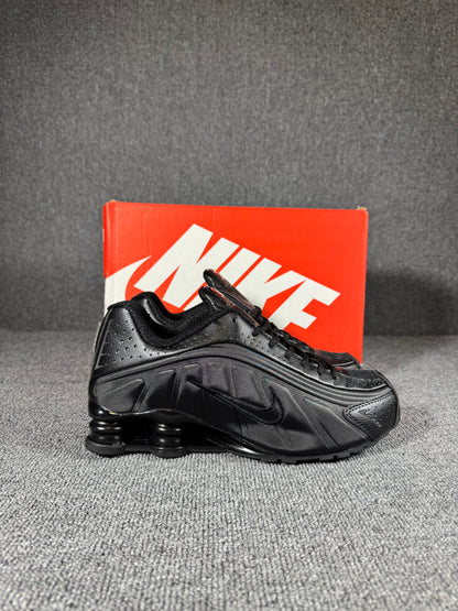 Nike Shox R4 Black
