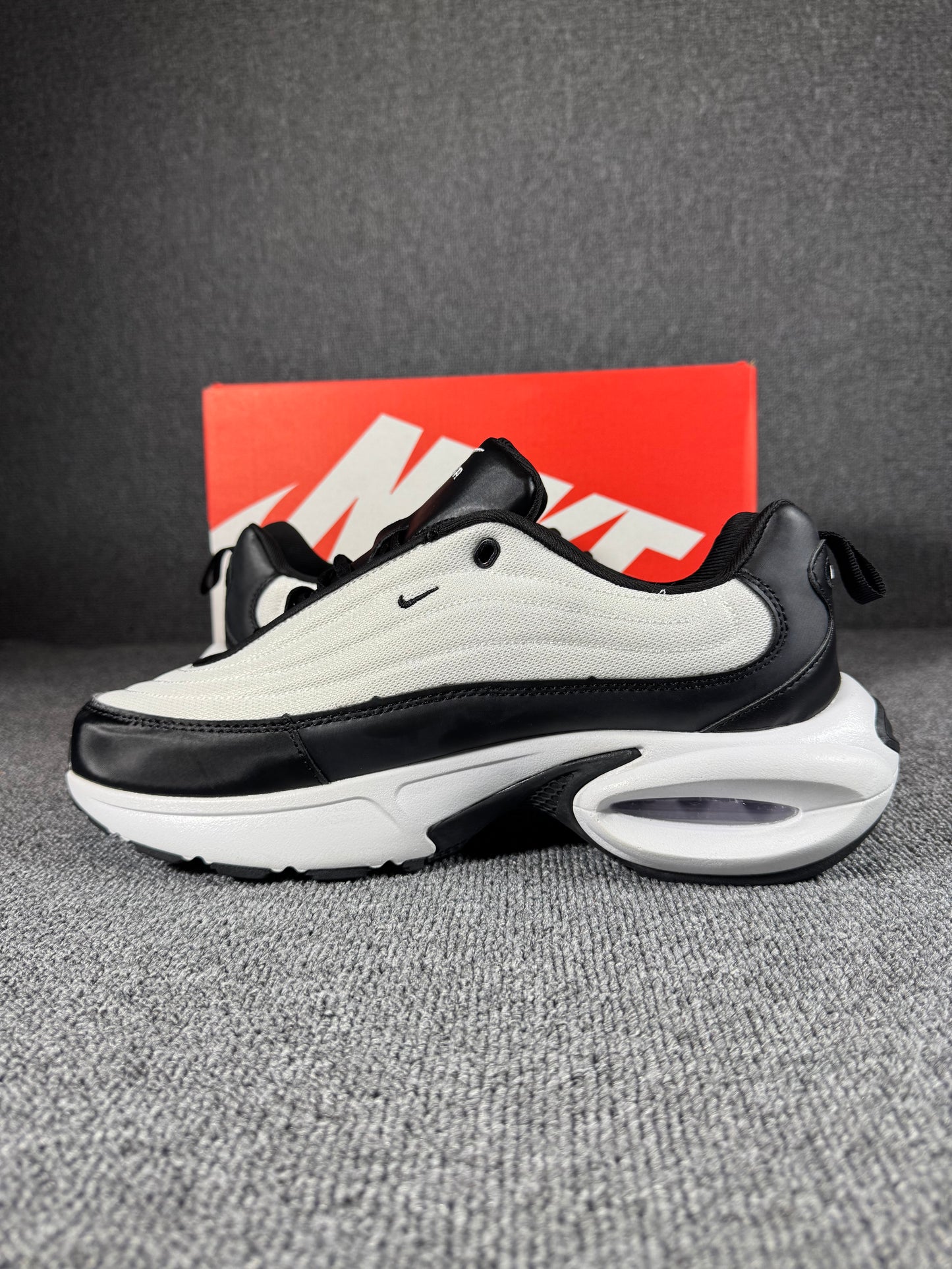 Nike Air Max Portal Black / White