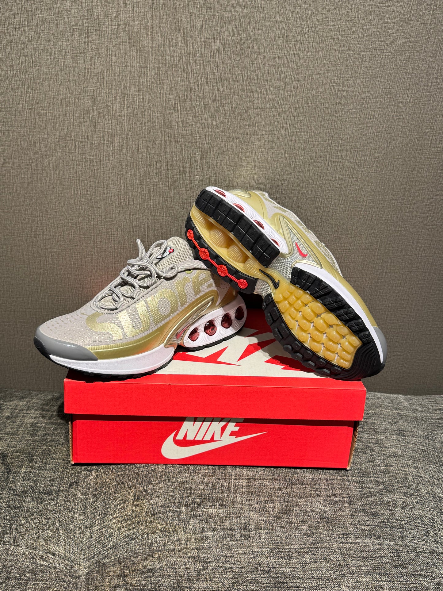 Nike DN Gold