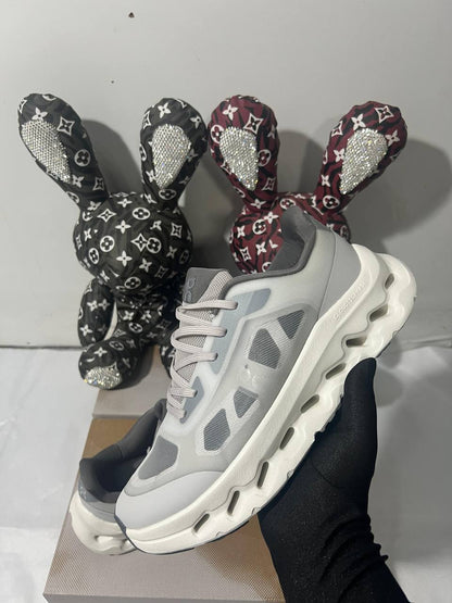 On cloud tilt Remix Alloy/Ivory