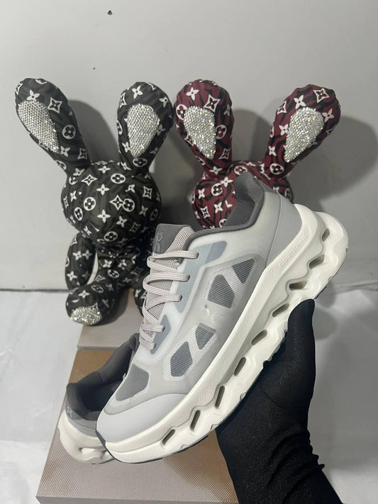 On cloud tilt Remix Alloy/Ivory