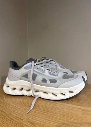 On cloud tilt Remix Alloy/Ivory